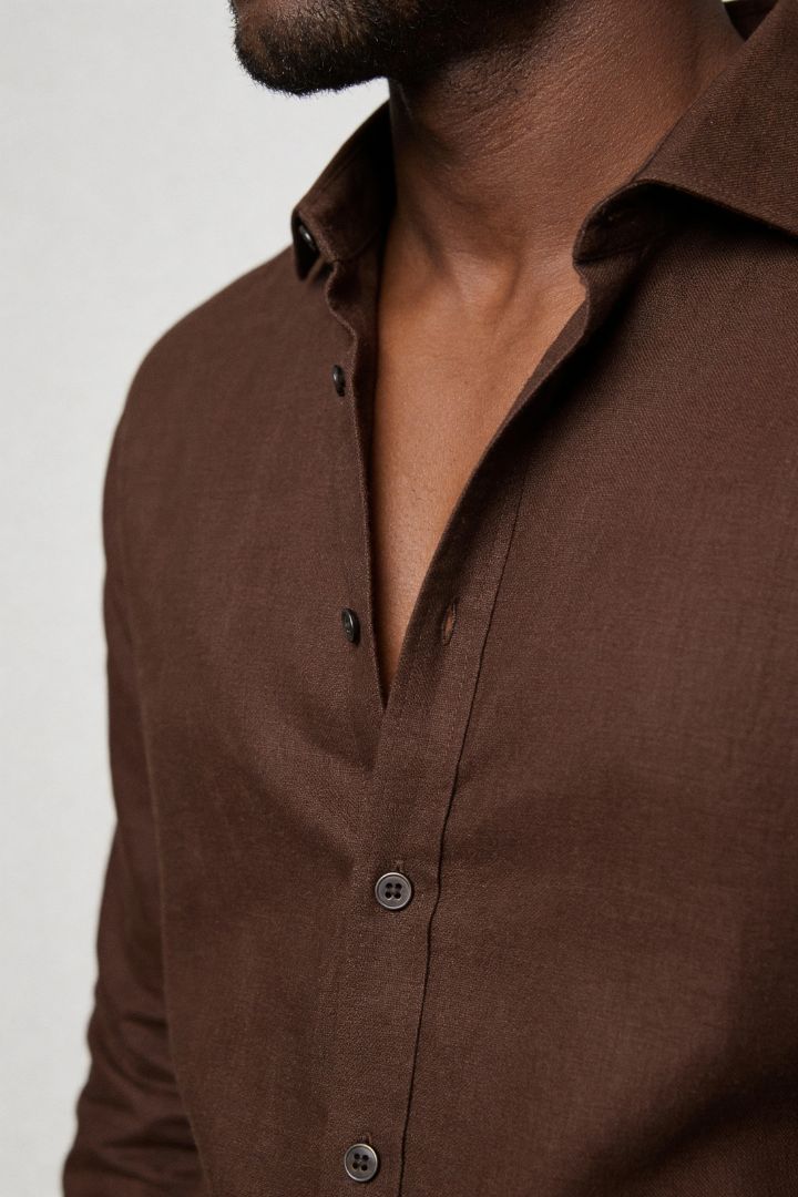 Lavencio Men’s 100% linen button up shirt in brown with tailored fit close-up detail shot