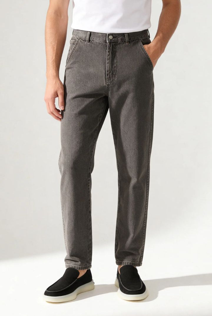 Men’s straight leg 100% cotton jeans in washed gray denim