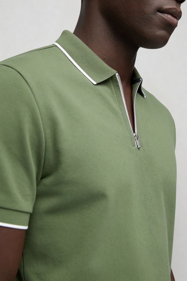 Men’s olive half zip polo shirt slim fit stretch cotton with modern zip close-up