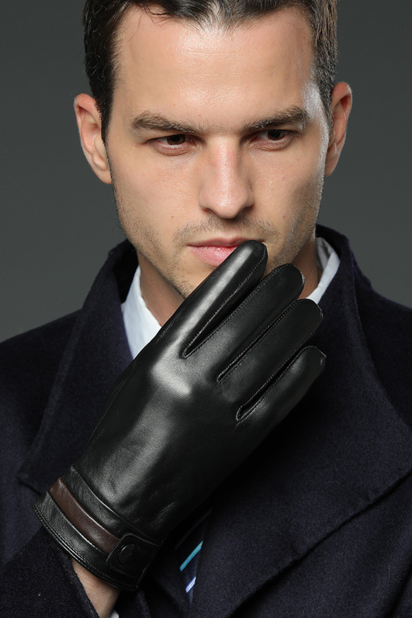 Men’s genuine leather gloves with soft fleece lining and touchscreen functionality