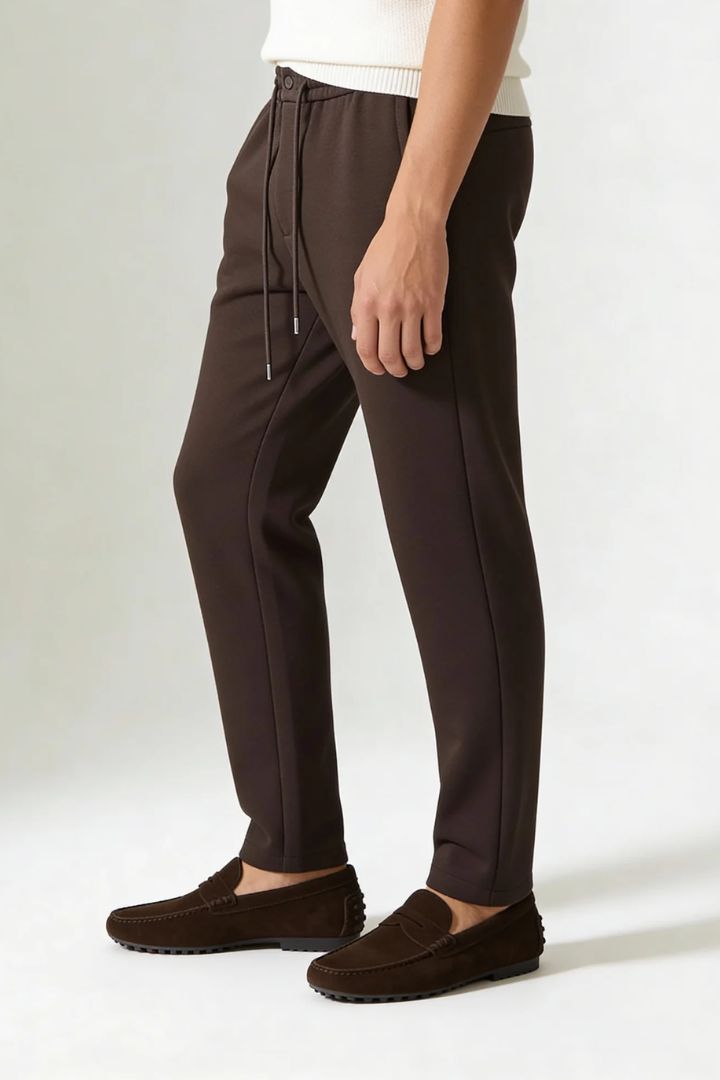 Men’s wool blend drawstring trousers in espresso brown – side view