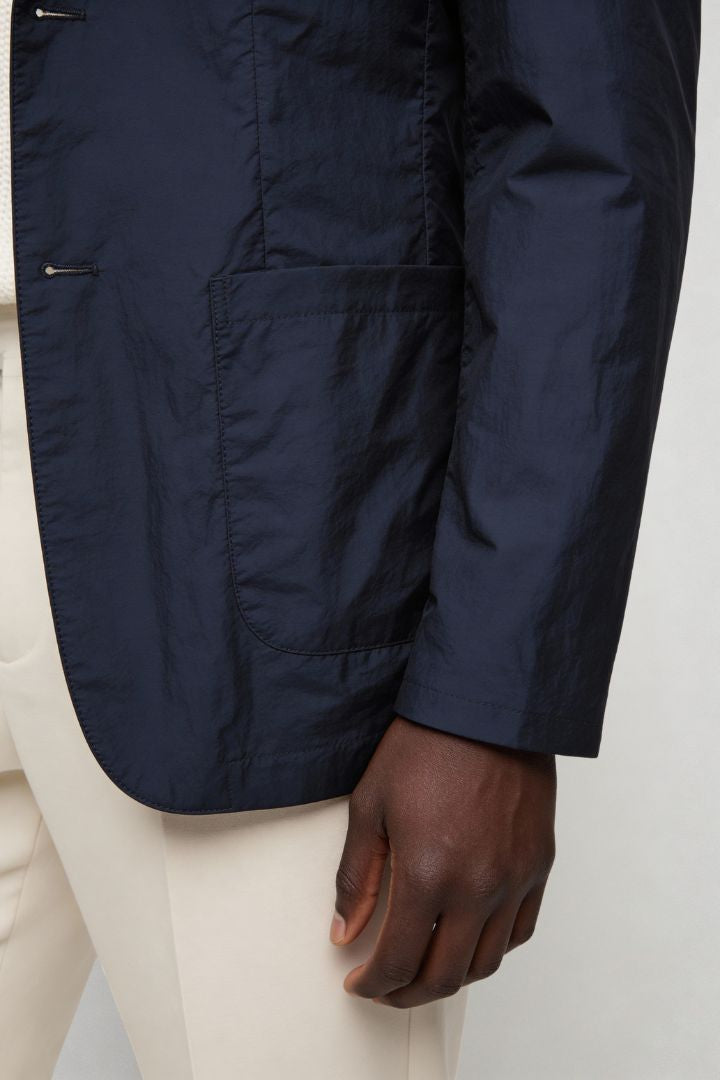 Mens lightweight navy blazer jacket close-up view