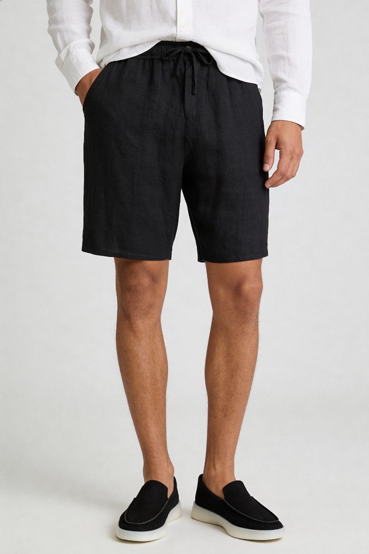 Men’s 100% linen black drawstring shorts with elastic waist and relaxed summer fit