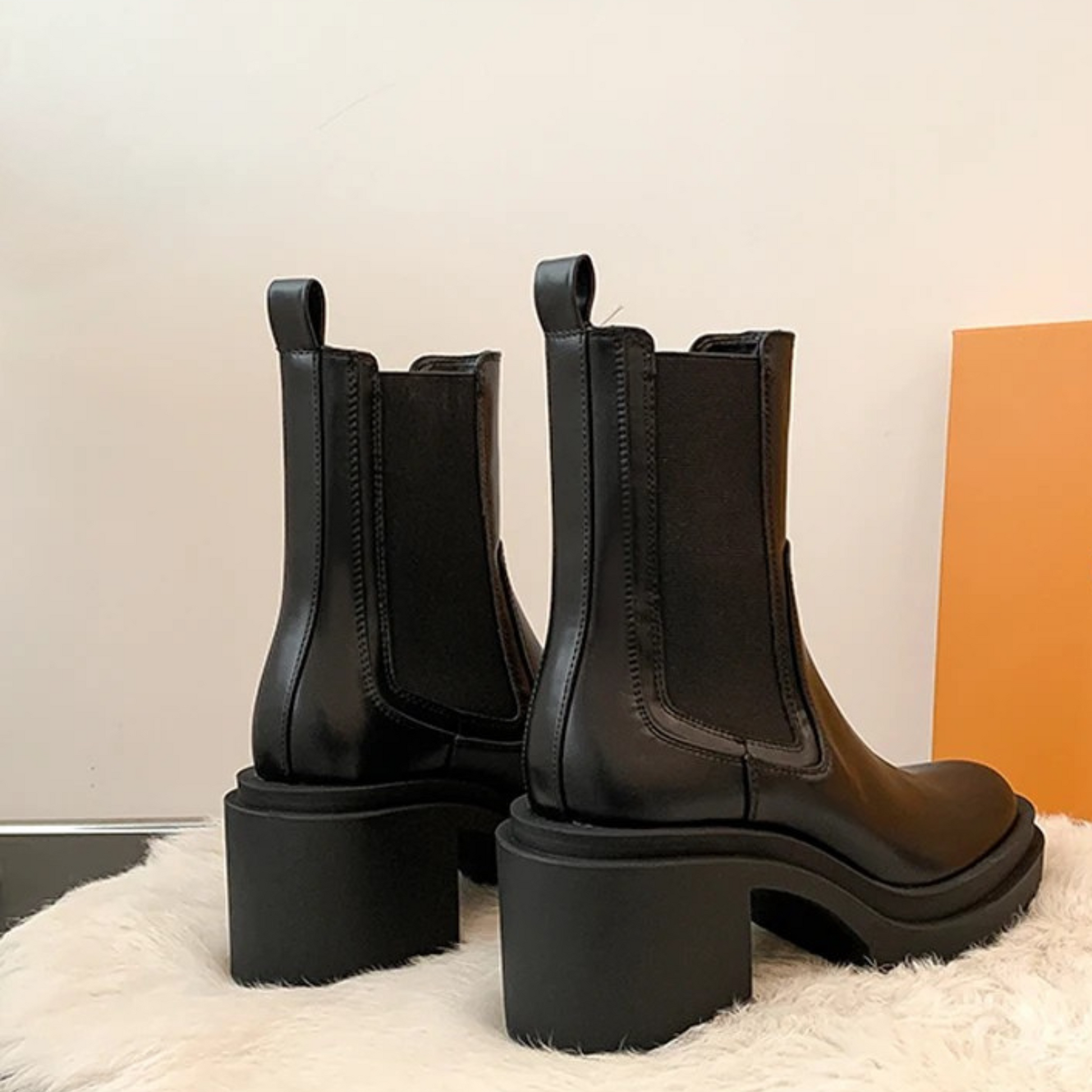 LUNA CHUNKY-HEELED BOOT - NOIR