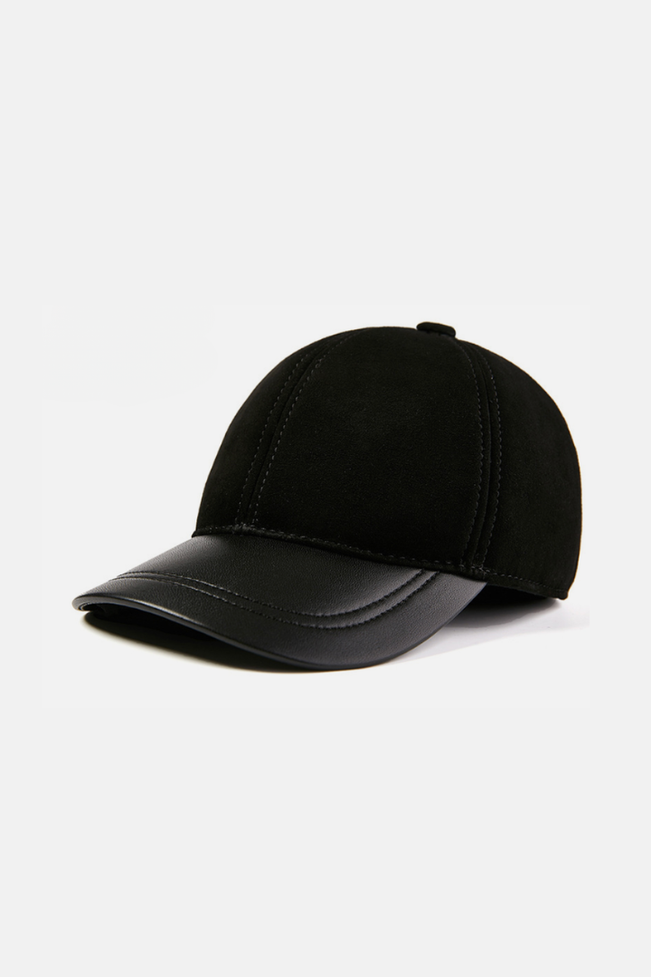 Men’s genuine leather baseball cap in black with curved brim and adjustable strap