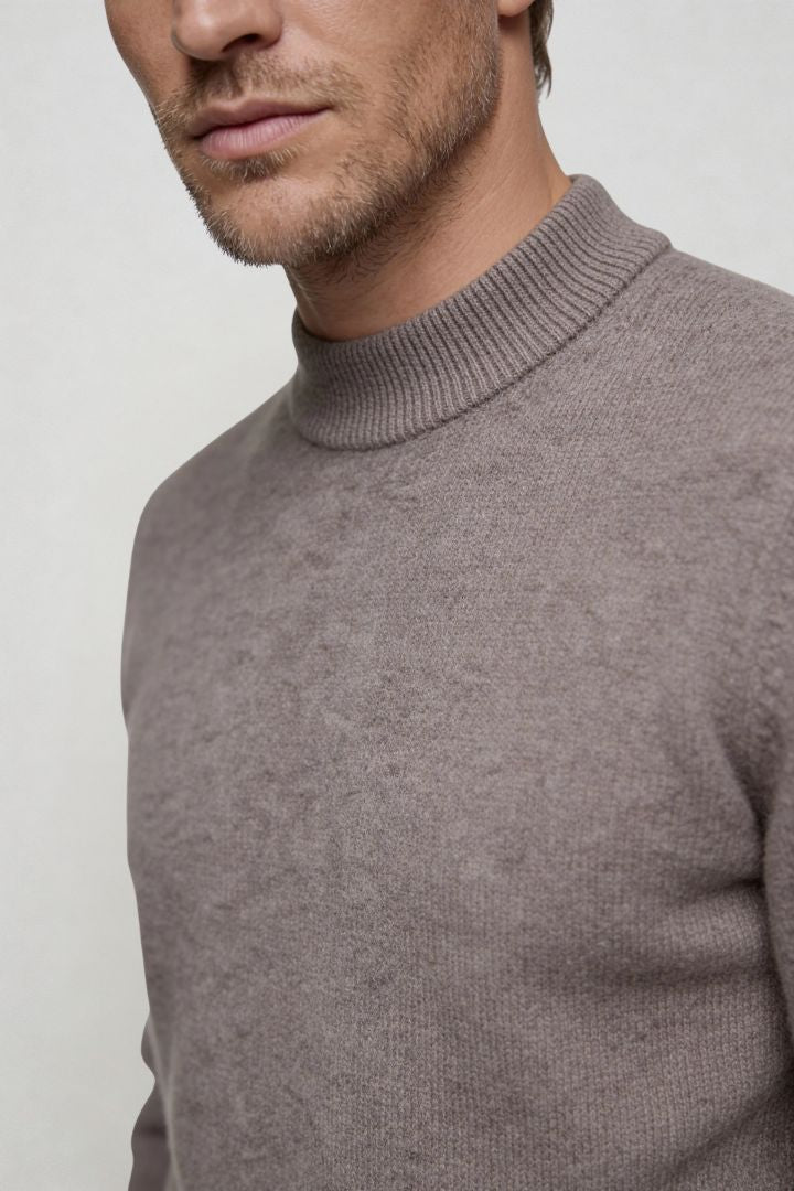 men’s gray 100% wool crewneck sweater lightweight smart casual pullover close-up